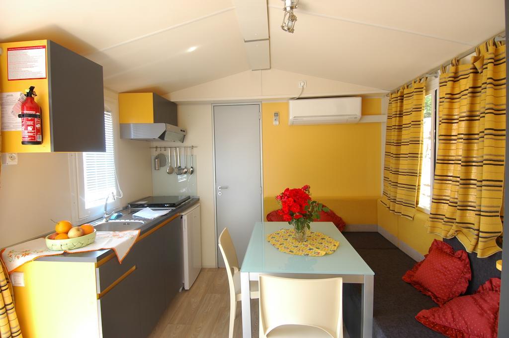 Camping Edy Diano Marina Room photo